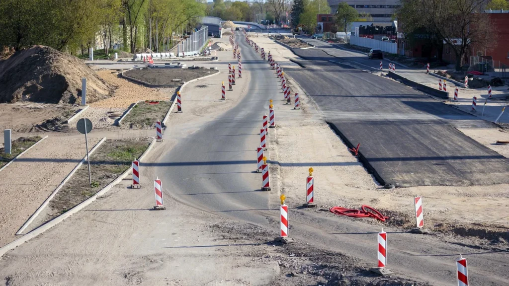 CADDE VE MEYDAN DÜZENLEMESİ