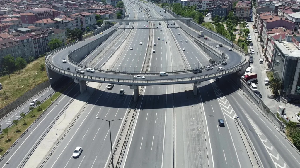 KÖPRÜLÜ KAVŞAK İNŞAATI