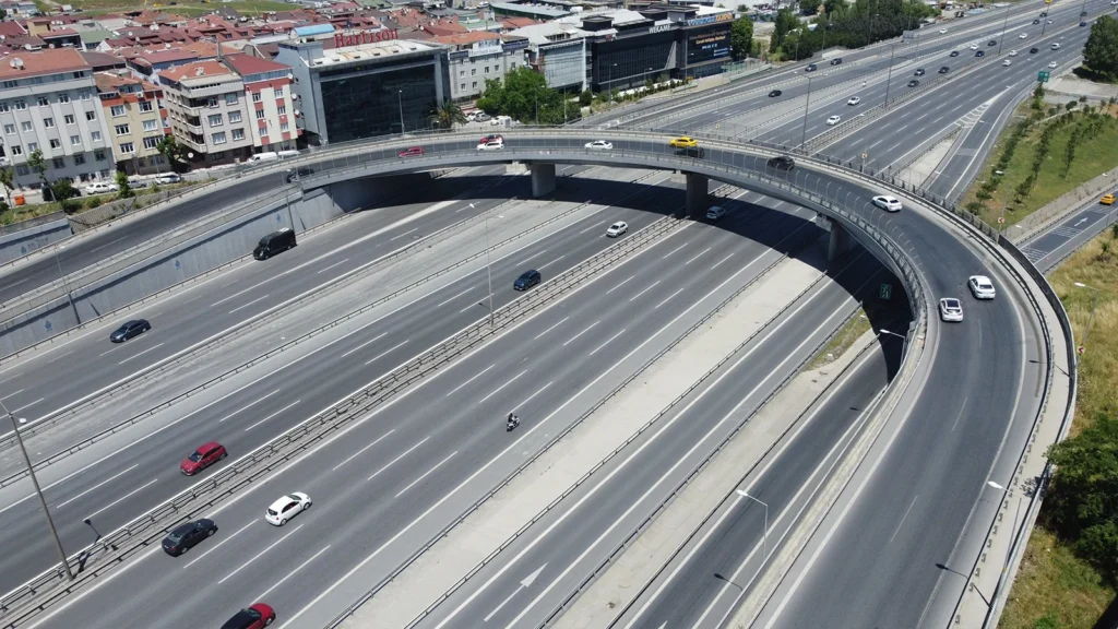 KÖPRÜLÜ KAVŞAK İNŞAATI